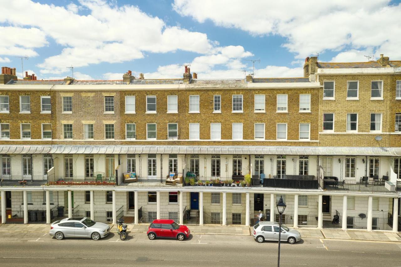 Beach View: Stunning Sea View & Balcony Apartment Ramsgate Esterno foto