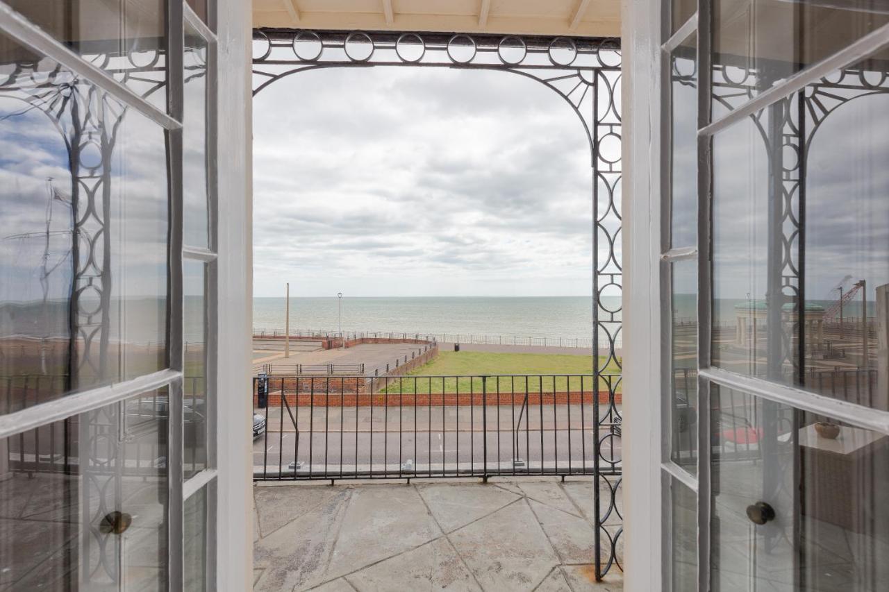 Beach View: Stunning Sea View & Balcony Apartment Ramsgate Esterno foto